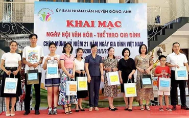 Hà Nội tổ chức nhiều hoạt động để tăng cường gắn kết gia đình, lấy xây để chống bạo lực gia đình.