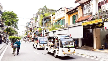Khu vực phố cổ Hà Nội với nhiều công trình di tích, nhà cổ, biệt thự cũ xây dựng trước năm 1954. Ảnh: MINH HÀ