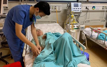 Nhân lực chăm sóc người cao tuổi còn thiếu. 