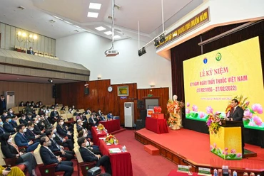 Quang cảnh Lễ kỷ niệm 67 năm Ngày Thầy thuốc Việt Nam (27/2/1955-27/2/2022) tại hội trường Tôn Thất Tùng (Bệnh viện Hữu nghị Việt Đức). (Ảnh: DUY LINH)