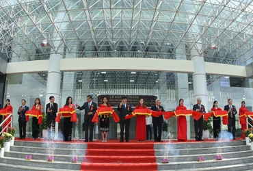 Cắt băng khánh thành công trình Bệnh viện đa khoa tỉnh Sơn la 550 gường bệnh. 