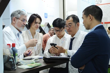 Các doanh nghiệp cần nghiên cứu kỹ nội dung về TMĐT nếu muốn tận dụng hiệu quả cơ hội từ các FTA. Ảnh: NAM ANH