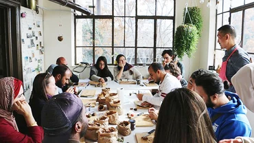 Một lớp học về cây bản địa ở Amman. Ảnh: SCENES