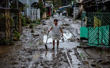 Siêu bão Goni tàn phá Phi-li-pin.Ảnh: GETTY IMAGES
