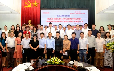 Các đại biểu dự Tọa đàm khoa học “Truyền thông và chuyển giao công nghệ trong bối cảnh cách mạng công nghiệp 4.0”. Ảnh: ĐĂNG KHOA