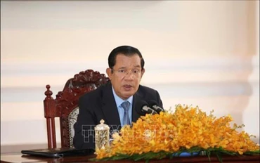 Chủ tịch Đảng Nhân dân Campuchia, Thủ tướng Chính phủ Vương quốc Campuchia Samdech Techo Hun Sen điện đàm với Tổng Bí thư Nguyễn Phú Trọng. Ảnh: TTXVN