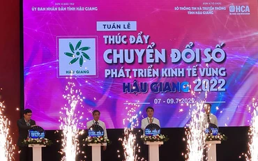 Nghi thức khai mạc Tuần lễ thúc đẩy chuyển đổi số phát triển kinh tế vùng - Hậu Giang 2022.