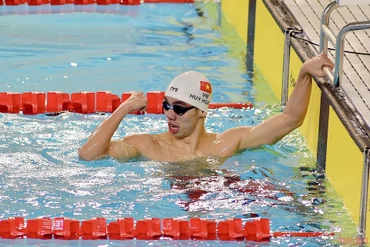 Huy Hoàng tiếp tục là đầu tàu, khi mở hàng huy chương và phá kỷ lục SEA Games ở nội dung 400m tự do nam. (Ảnh: Trần Hải)