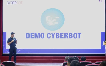 Thử nghiệm nền tảng Viettel Cyberbot ngay tại lễ ra mắt.