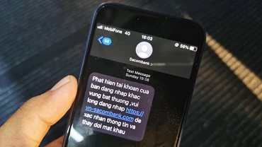 Tin nhắn mạo danh ngân hàng Sacombank của kẻ gian.