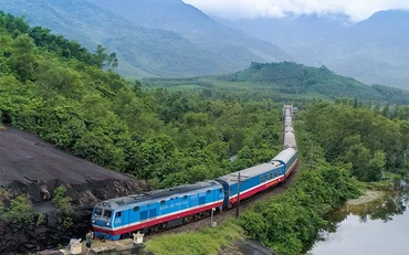 Tổng công ty Đường sắt Việt Nam tiếp tục khai thác tài sản kết cấu hạ tầng đường sắt quốc gia do Nhà nước đầu tư. Ảnh: TTXVN