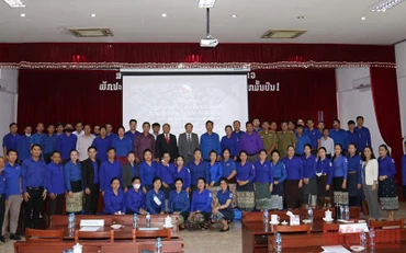 Đại sứ Nguyễn Bá Hùng cùng các đại biểu tham dự cuộc tọa đàm ngày 16/6. (Ảnh: Xuân Sơn)