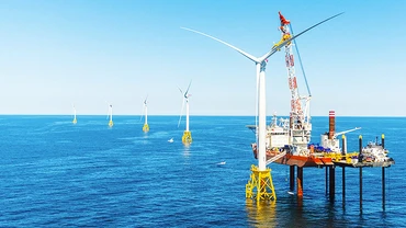 Việt Nam có tiềm năng lớn phát triển điện gió ngoài khơi. Ảnh: EVN