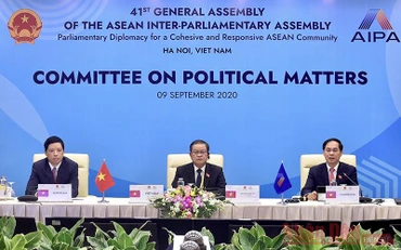 Phiên họp của Ủy ban Chính trị với chủ đề “Ngoại giao nghị viện vì hòa bình và an ninh bền vững trong ASEAN”. Ảnh: DUY LINH