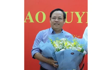 Ông Diệp Dũng, Cựu Chủ tịch HĐQT Saigon Co-op bị bắt giam, điều tra tội lạm quyền trong khi thi hành công vụ.