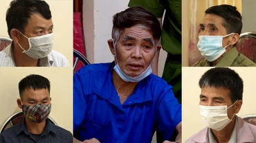 Đối tượng Lò Văn Pâng (áo xanh ở giữa) cùng các bị can bị khởi tố về hành vi bắt, giữ hoặc giam người trái pháp luật.