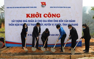 Khởi công xây dựng Nhà nhân ái tặng người dân có hoàn cảnh khó khăn tại huyện Vị Xuyên (tỉnh Hà Giang).