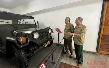 Hai cựu chiến binh Nguyễn Vinh Cường và Nguyễn Vinh Tần có dịp quay lại Thành phố Hồ Chí Minh sau 47 năm Ngày giải phóng miền nam, thống nhất đất nước.
