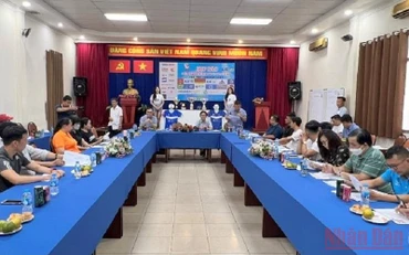 Đại diện các đội bóng dự họp báo và chia bảng thi đấu tại Giải bóng đá Hội Nhà báo Thành phố Hồ Chí Minh-Cúp Thái Sơn Nam 2022.