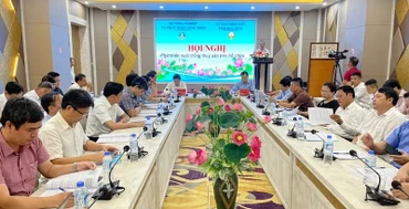 Đại biểu đại diện các tỉnh tham dự Hội nghị.