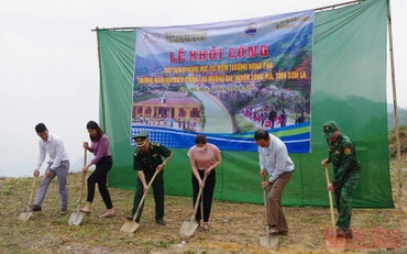 Khởi công nhà lớp học tại điểm trường bản Nong Phạ, xã Mường Sai, huyện Sông Mã, tỉnh Sơn La.