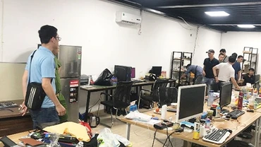 Khám xét một điểm hoạt động của trò chơi “Nổ hũ”.