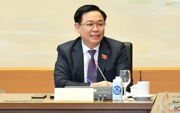 Chủ tịch Quốc hội Vương Đình Huệ phát biểu tại phiên thảo luận tổ. (Ảnh: NGUYÊN LINH)
