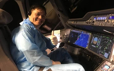 Cơ trưởng Trương Việt Dũng. (Ảnh: Hãng hàng không Vietnam Airlines cung cấp)