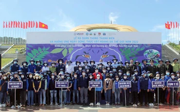 Cơ quan, ban ngành và đoàn thanh niên khối các cơ quan tỉnh Lâm Đồng hưởng ứng “Ngày động, thực vật hoang dã thế giới năm 2022”. (Ảnh: VĂN BẢO) 