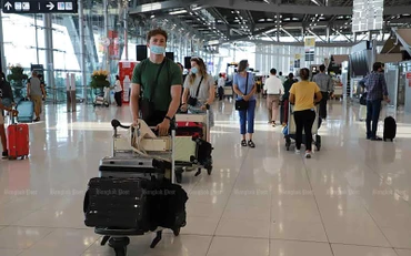 Du khách quốc tế tại sân bay Suvarnabhumi, Thái Lan. (Ảnh: Bưu điện Bangkok)