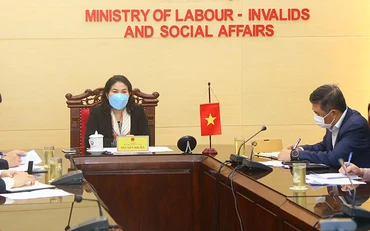 Thứ trưởng Lao động-Thương binh và Xã hội Nguyễn Thị Hà dự Đối thoại (Ảnh: Molisa). 