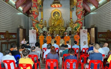 Quang cảnh buổi lễ cầu siêu tưởng niệm các liệt sĩ.