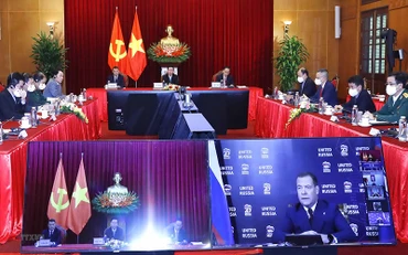 Các đại biểu dự hội nghị trực tuyến tại điểm cầu Hà Nội. (Ảnh: TTXVN)