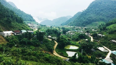 Chiều xuân ở thung lũng Mường Lống. 