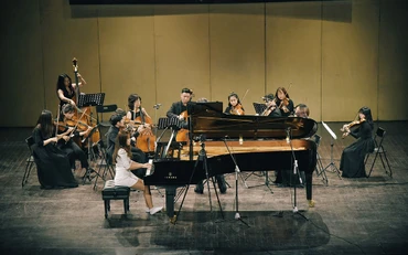 Một buổi hòa nhạc cổ điển tại Việt Nam có nghệ sĩ piano Lương Tố Như tham gia.
