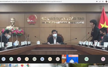 Cuộc họp được tổ chức theo hình thức trực tuyến kết hợp trực tiếp. 