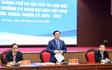 Bí thư Thành ủy Hà Nội Vương Đình Huệ phát biểu tại buổi làm việc (Ảnh: Duy Linh).