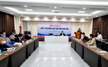 Nhiều nhà khoa học tham dự Hội thảo góp ý Dự thảo Luật Dầu khí sửa đổi.