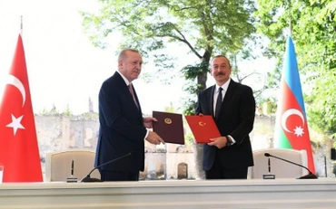 Tổng thống Thổ Nhĩ Kỳ Recep Tayyip Erdogan và người đồng cấp Azerbaijan Ilham Aliyev. (Nguồn: news.az)