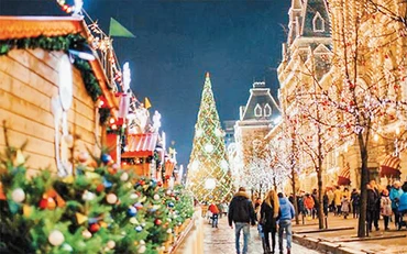 Dạo chơi trong đêm giao thừa ở Quảng trường Đỏ, Moscow.