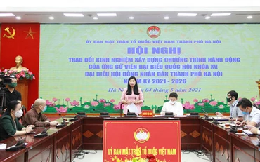 Chủ tịch Ủy ban MTTQ Việt Nam thành phố Hà Nội Nguyễn Lan Hương phát biểu tại hội nghị.