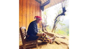 Lý Tả Mẩy vẫn đang bận rộn chuẩn bị những đơn hàng mới.