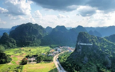 Phong Nha-Kẻ Bàng là địa điểm lý tưởng cho hoạt động đi bộ đường dài (Ảnh: phongnhaexplorer)
