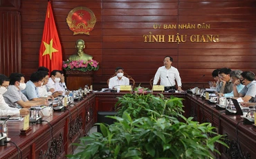 Thứ trưởng Giao thông vận tải Nguyễn Duy Lâm phát biểu ý kiến tại buổi làm việc.