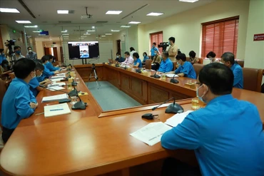 Công đoàn Việt Nam hỗ trợ người lao động
