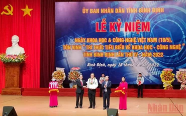 Bình Định tôn vinh 59 trí thức tiêu biểu về khoa học, công nghệ.