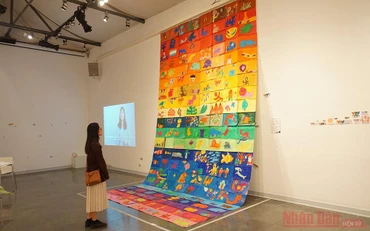 Tác phẩm “Dòng chảy” của Minh Đức (1994).