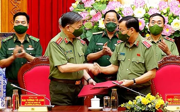 Ký Quy chế phối hợp công tác giữa Bộ Công an và Ủy ban Quốc phòng - An ninh của Quốc hội (Ảnh: quochoi.vn).