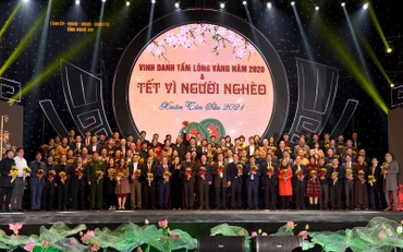 Nghệ An vinh danh những tấm lòng vàng vì cộng đồng năm 2020 và Tết vì người nghèo Xuân Tân Sửu 2021.
