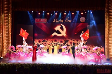 "Xuân ấm" mang Tết đủ đầy và ấm áp tình người đến với những cảnh đời khó khăn.